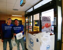 Recogida de alimentos para el Banco de Alimentos de Almería.