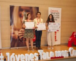 Nuestra alumna Abril Plaza, entre los ganadores del Concurso de Relato Coca-Cola en Almería