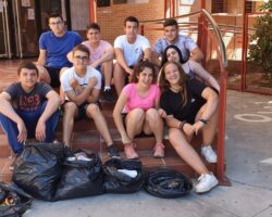 Recogida y clasificación de residuos por el alumnado