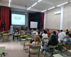 Charla sobre emprendimiento