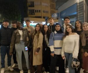 El alumnado de Marketing y Publicidad en la campaña de navidad en los comercios de Almería